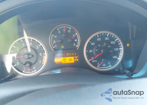 2015 Nissan Armada Sv z USA, uszkodzony, nr VIN 5N1BA0NC8FN622975